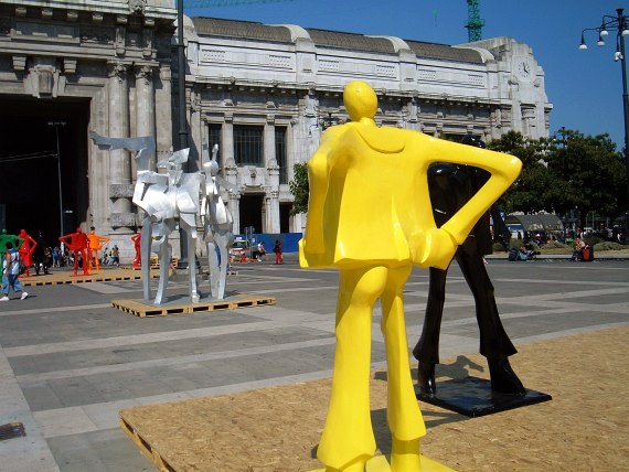 opere di Kurt Laurenz Metzler in Piazza Duca D'Aosta